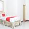 RedDoorz Plus near Sultan Hasanuddin Airport - Makassar