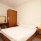 Apartments by the sea Brist, Makarska - 505
