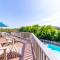 Keepsake - Corolla, Whalehead, 435 Yds to Beach, Pool w/Kiddie Pool, Hot Tub, Pets OK, Flex Stays