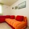 Apartments by the sea Milna, Vis - 2461