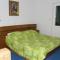 Apartments by the sea Promajna, Makarska - 2674