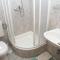 Apartments with parking space Bol, Brac - 2884