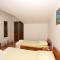 Apartments by the sea Sucuraj, Hvar - 3589