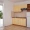 Apartments with parking space Murter - 5089