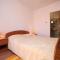 Apartments by the sea Tisno, Murter - 5130