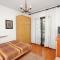 Apartments with parking space Sveti Anton, Krk - 5288