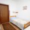 Apartments with a parking space Krk - 5318