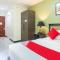 OYO 187 The Maxwell Hotel