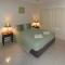 Tradewinds McLeod Holiday Apartments