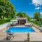 House Smoky with private pool and jacuzzi