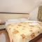 Apartments by the sea Vlasici, Pag - 9324