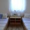 Apartments and rooms with parking space Njivice, Krk - 17010