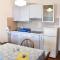 Apartments with parking space Cres - 7876
