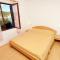 Apartments by the sea Vinisce, Trogir - 5982