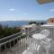 Apartments and rooms with parking space Brela, Makarska - 6895