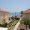 Rooms by the sea Pasman - 8223