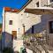 Apartments with parking space Jelsa, Hvar - 8713