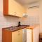 Apartments and rooms with parking space Jelsa, Hvar - 8798