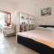 Apartments and rooms with parking space Komiza, Vis - 8844