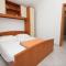 Apartments by the sea Milna, Vis - 8946