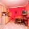 Apartments and rooms with parking space Fazana - 13742