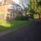 Oakleigh 1 bed ground floor garden view apartment FREE ONSITE PARKING