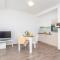 Apartmani D & J with Heated Pool & Stunning Sea View