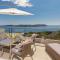 Apartmani D & J with Heated Pool & Stunning Sea View