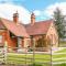 South Lodge - Longford Hall Farm Holiday Cottages - Ashbourne