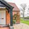 South Lodge - Longford Hall Farm Holiday Cottages - أشبورن