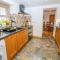 Beudy Tyddyn - Llandyfrydog