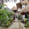 The Seaside Bungalow Hostel and Bar