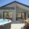 Sun Ray Beach Life Villa