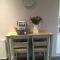 Kennedy Terrace; Modern 2 bedroom house, central