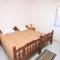 Apartments with parking space Rogoznica - 7541