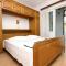 Apartments and rooms with parking space Makarska - 9128