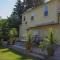 Genelle House B&B Guest House
