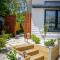 Myrtle Tree Lodge Trunks - stand alone lodge in the Heart of village