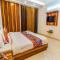 FabHotel Kiara- 400 meters from Medanta hospital
