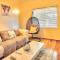 Wollongong station holiday house with Wi-Fi,75 Inch TV, Netflix,Parking,Beach