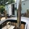 Shepherds Hut with Hot Tub - 利明顿