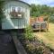 Shepherds Hut with Hot Tub - 利明顿