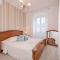 Seaside apartments with a swimming pool Jelsa, Hvar - 2067
