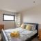 Modern Riverfront Apt. 10 mins from Hydro/SECC