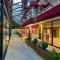 Twin Apart Hotel