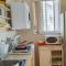 Helens House / Close to Skytrain and Airport