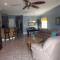 Large Beach House with Great Oceanviews, Game Room, Swimming pool - بنما سيتي بيتش