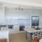 Golden Sands on the Beach - Absolute Beachfront Apartments - Gold Coast