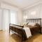 Museum of Modern Art Rooms in apartment, next to metro Suggrou Fix, walk to Acropolis