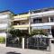 PARADISE Beach Apartments
